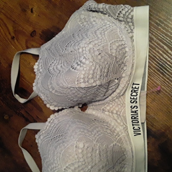 Gorgeous 38DD Victoria's Secret Grey Lace Padded underwire Bra - Picture 3 of 9